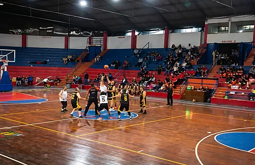 Espacio deportivo universitario en el Coliseo